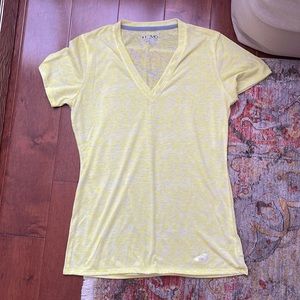 Under Armour heat gear tshirt size medium